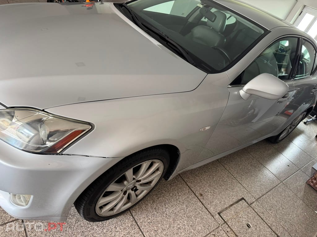 Lexus IS 220 BASE