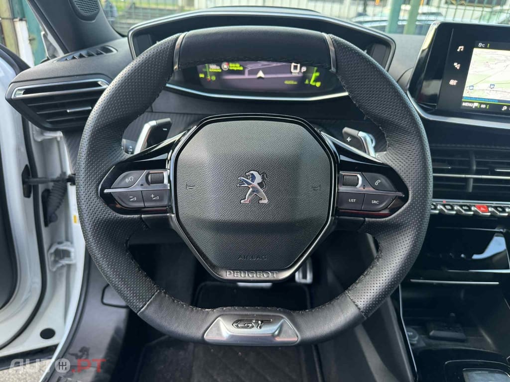 Peugeot 2008 1.2 PureTech GT EAT8