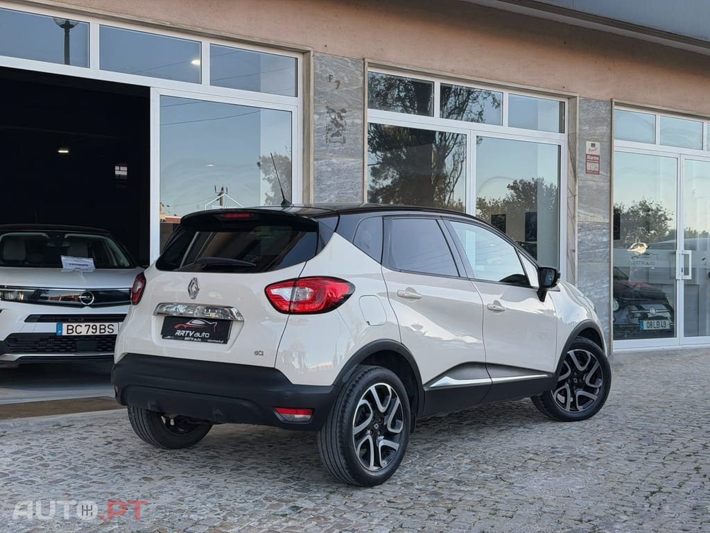 Renault Captur 1.5 dCi Exclusive — fotografia 12