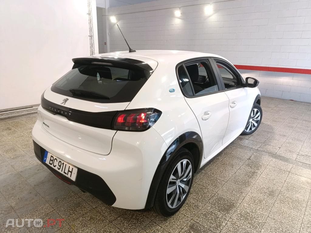 Peugeot E-208 50 kWh Active