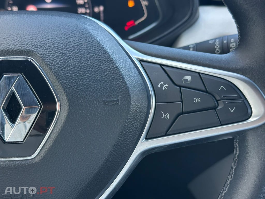 Renault Clio 1.0 TCe Intens CVT