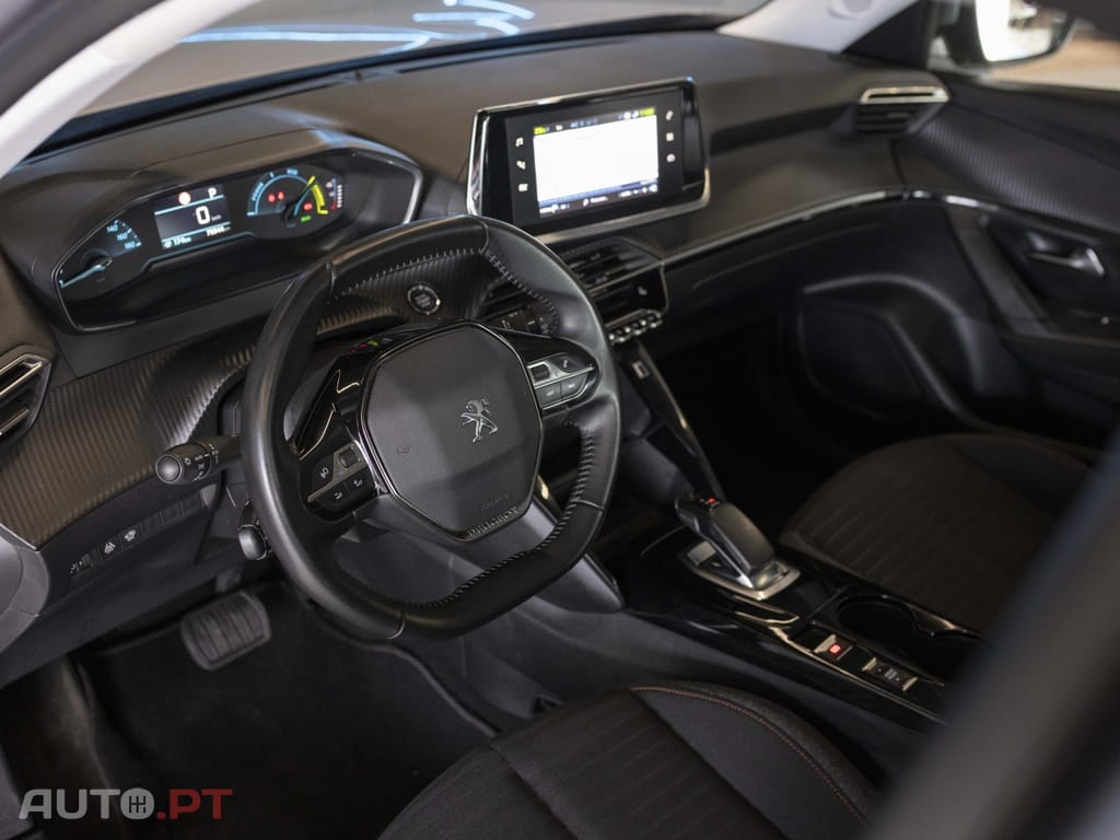 Peugeot E-2008 50 kWh Active