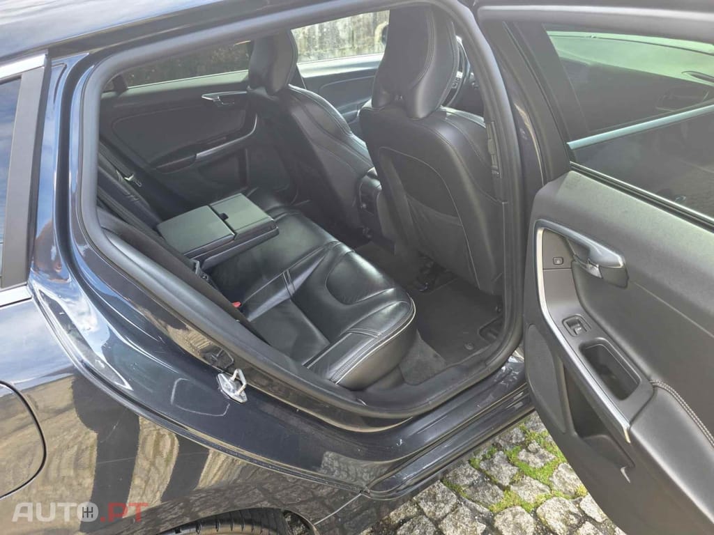 Volvo V60 D6 Twin Engine Geartronic RDesign