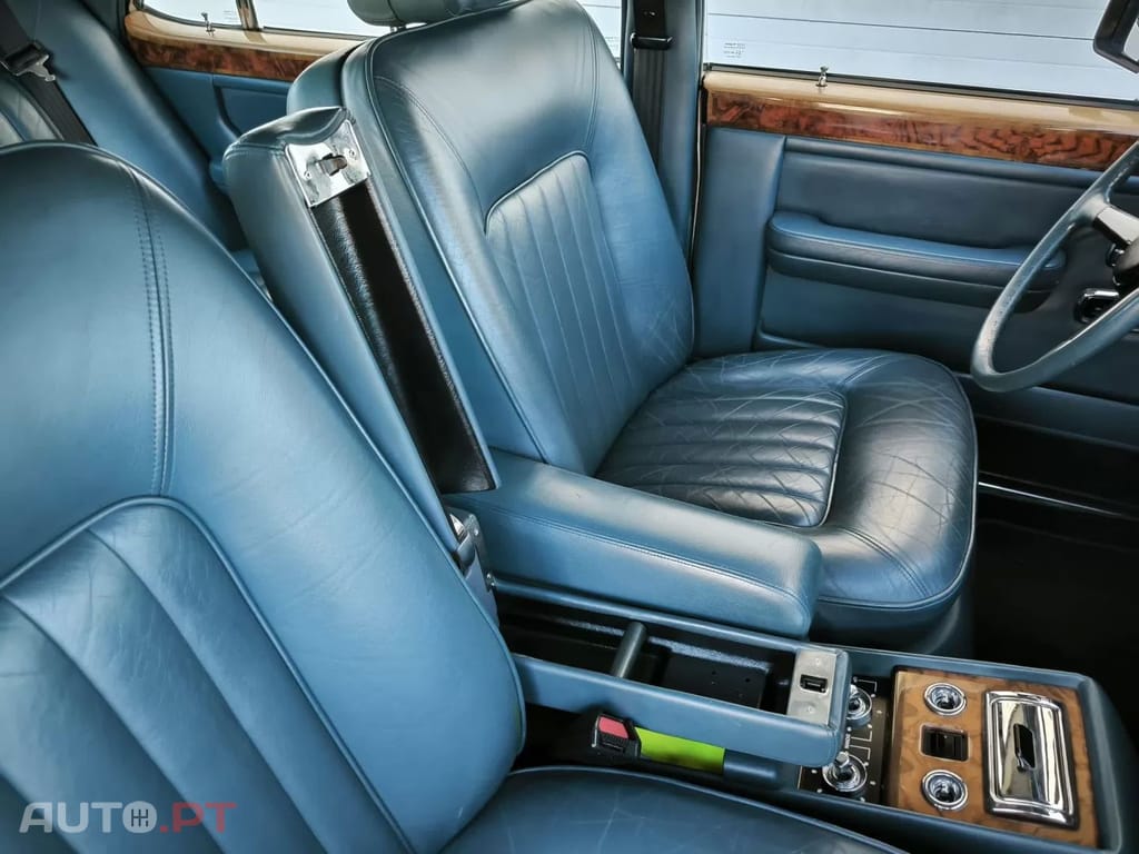 Rolls Royce Silver Spur 2 AXLE RIGID BODY 4 DOOR SALOON