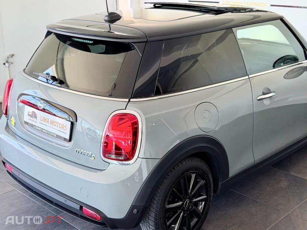 MINI Cooper Cooper SE Premium Classic