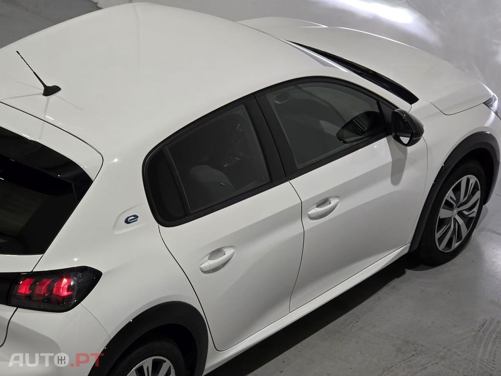 Peugeot E-208 50 kWh Active