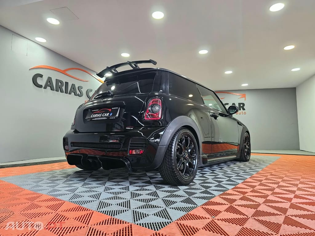 MINI Cooper S John Cooper Works
