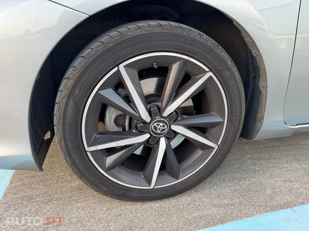 Toyota Auris Touring Sports 1.8 HSD Comfort+P.Sport