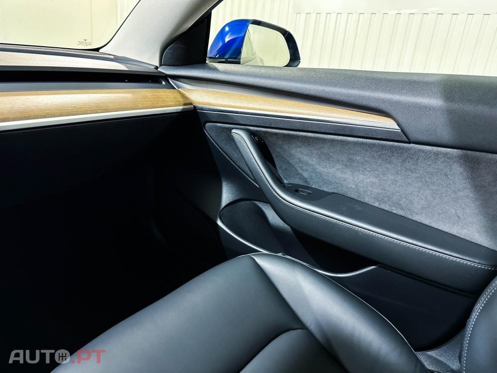 Tesla Model 3 Standard Range Plus RWD