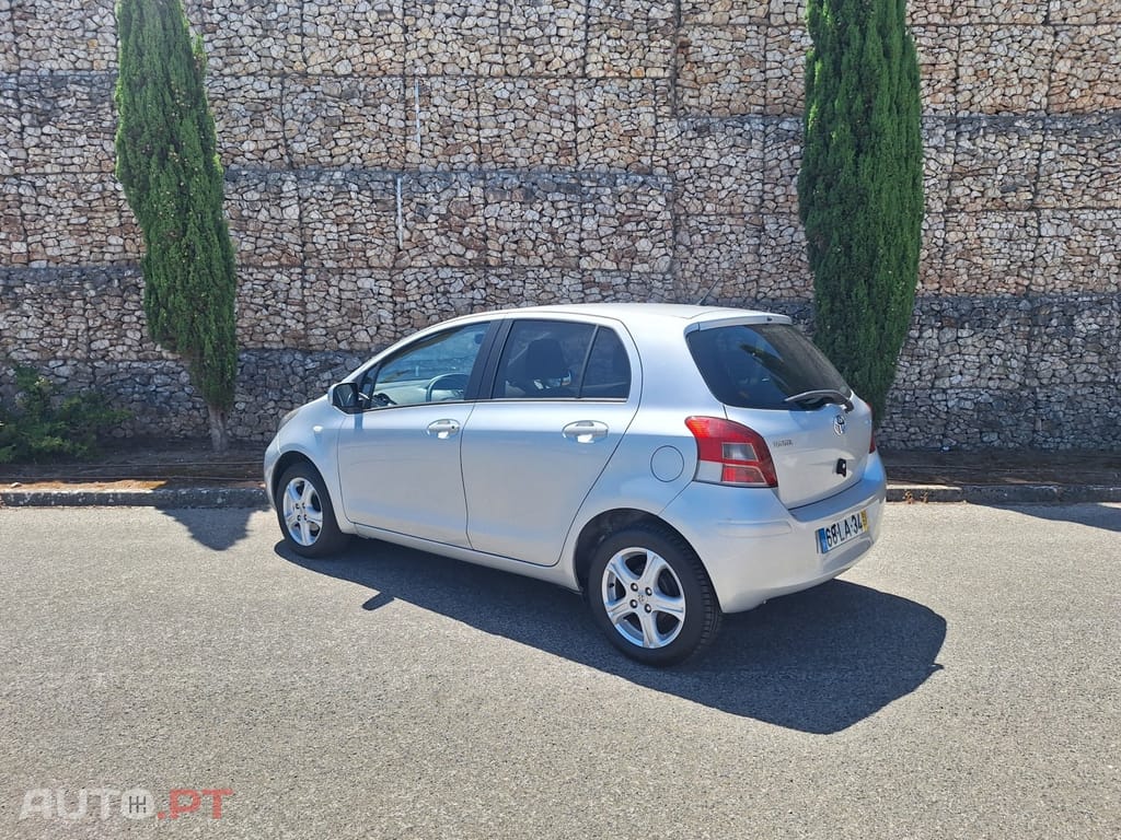 Toyota Yaris 1.0 VVT-i Sport