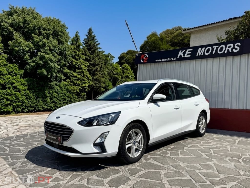 Ford Focus 1.5 TDCi EcoBlue Active — fotografia 2