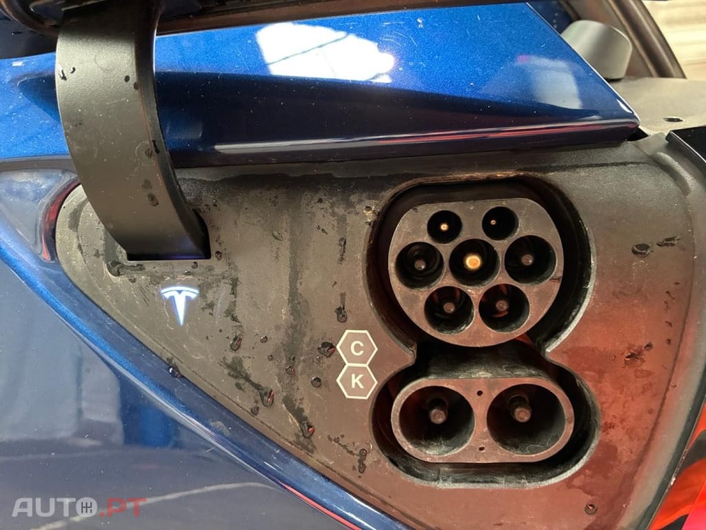 Tesla Model Y Long Range Dual Motor AWD