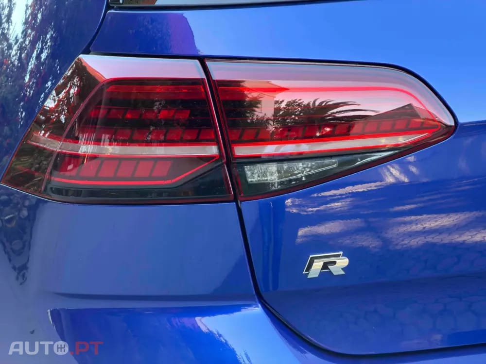 Volkswagen Golf R 4Motion (BlueMotion )