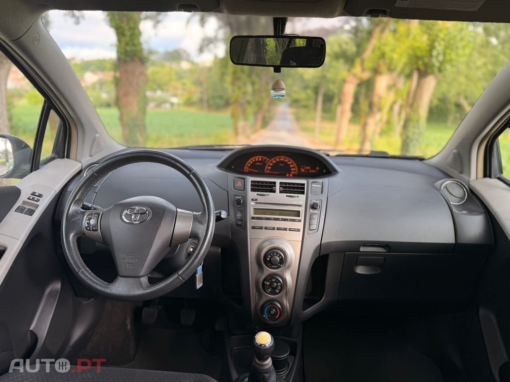 Toyota Yaris 1.0 VVT-i Sport+VSC