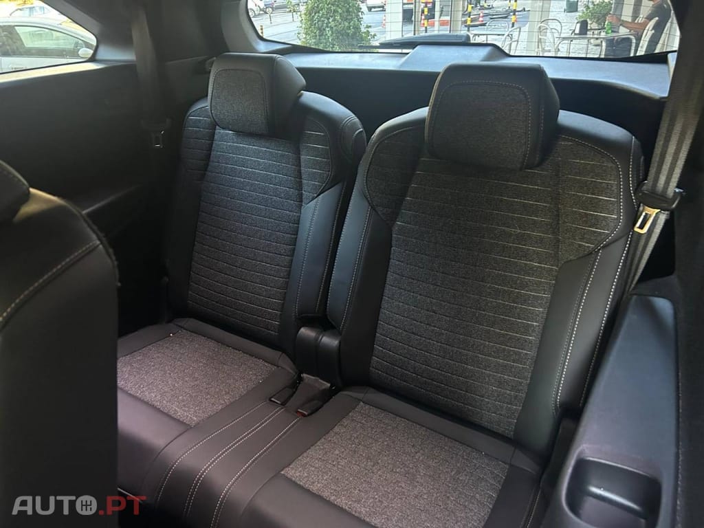 Peugeot 5008 1.2 Hybrid Allure e-DCS6