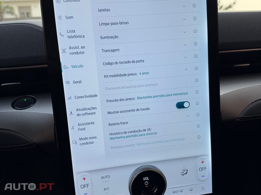 Ford Mustang Mach-E Standard • 75,7 kWh • 294 CV