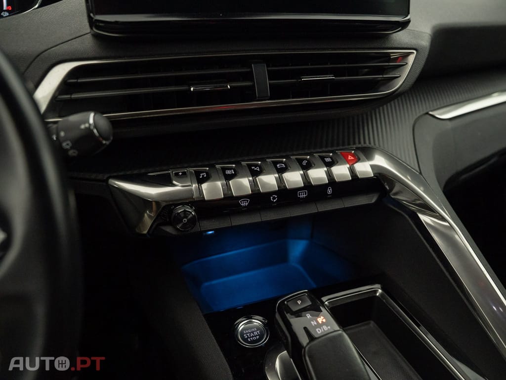 Peugeot 3008 1.6 Hybrid Allure e-EAT8