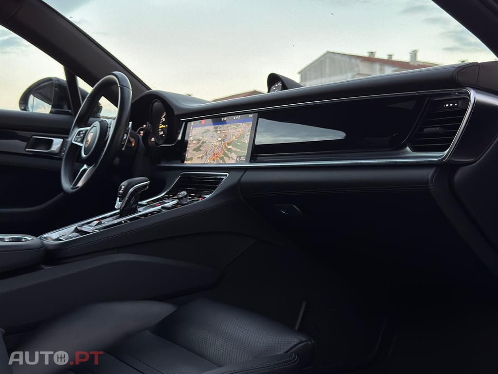 Porsche Panamera 4 E-Hybrid