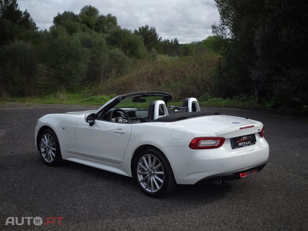 Fiat 124 Spider 1.4 MultiAir Turbo Lusso