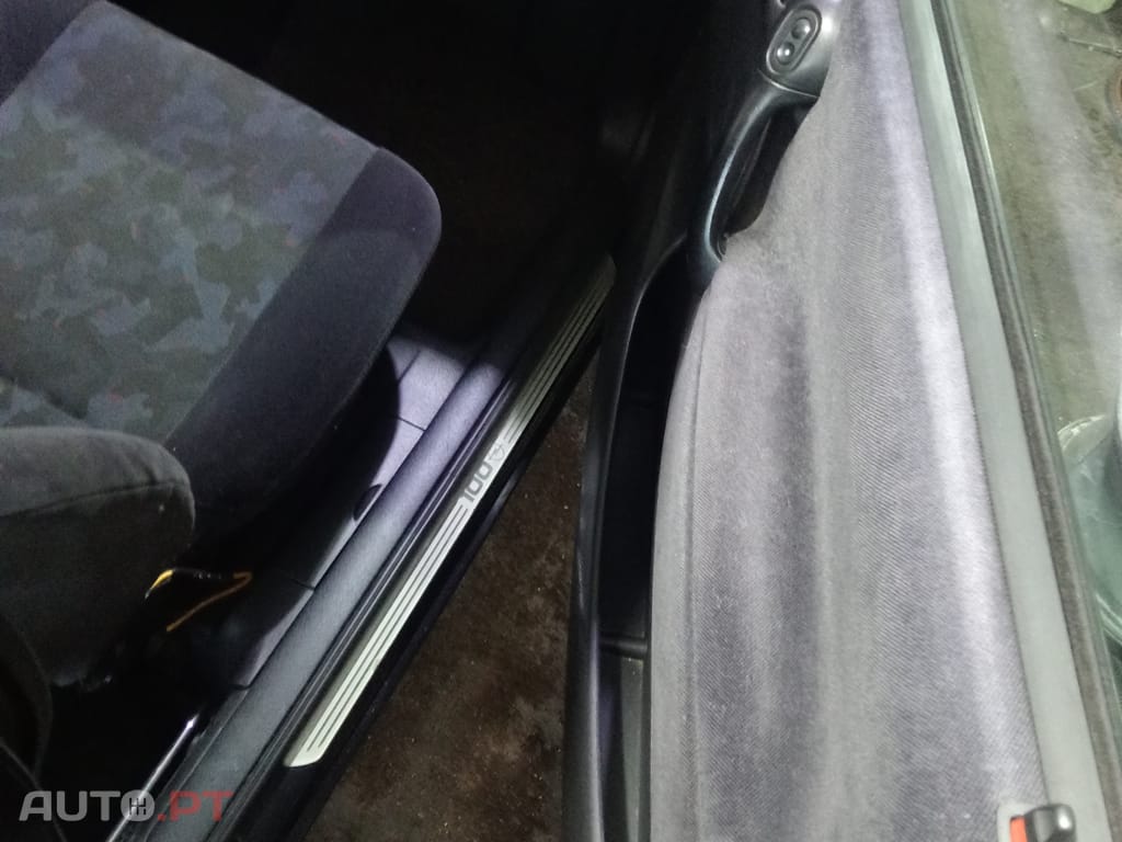 Opel Corsa 100
