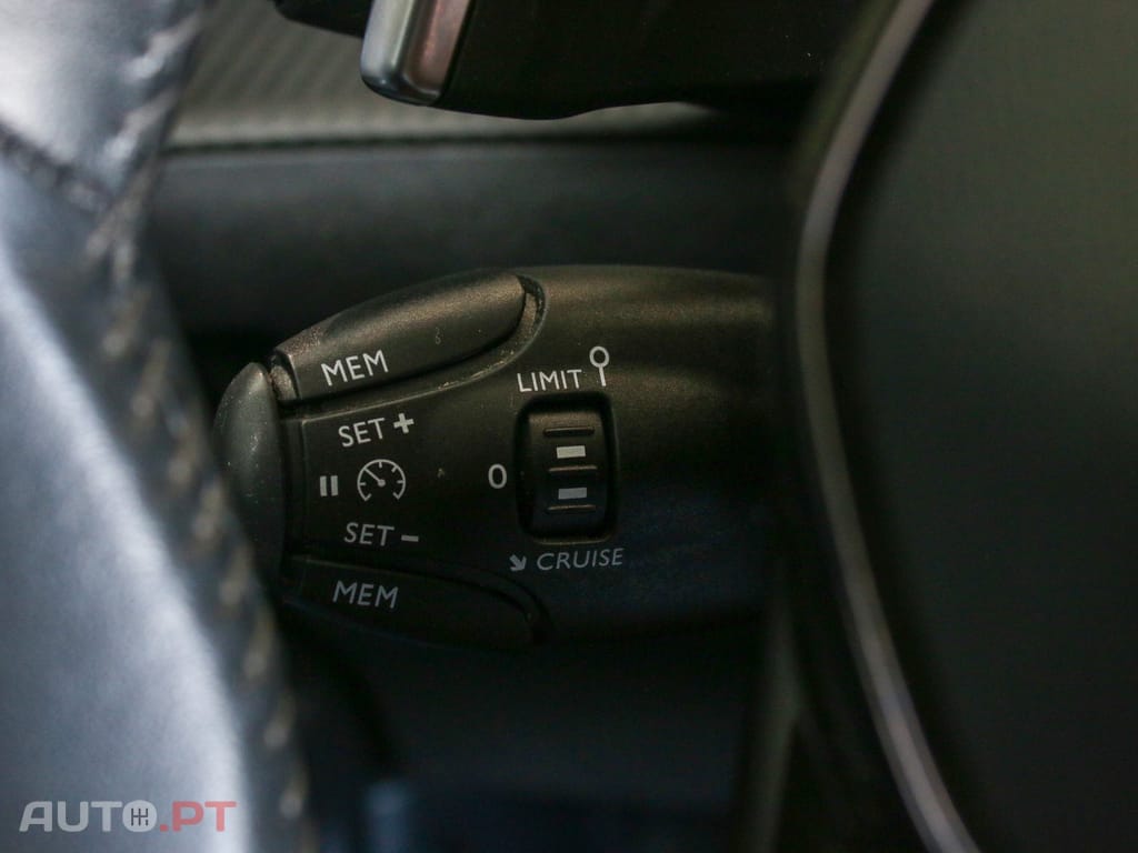 Peugeot 2008 1.2 PureTech Allure EAT8