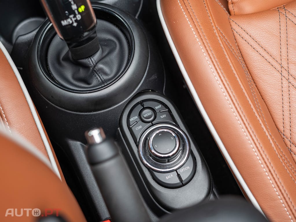 MINI Cabrio Cooper Premium Extra JCW Auto