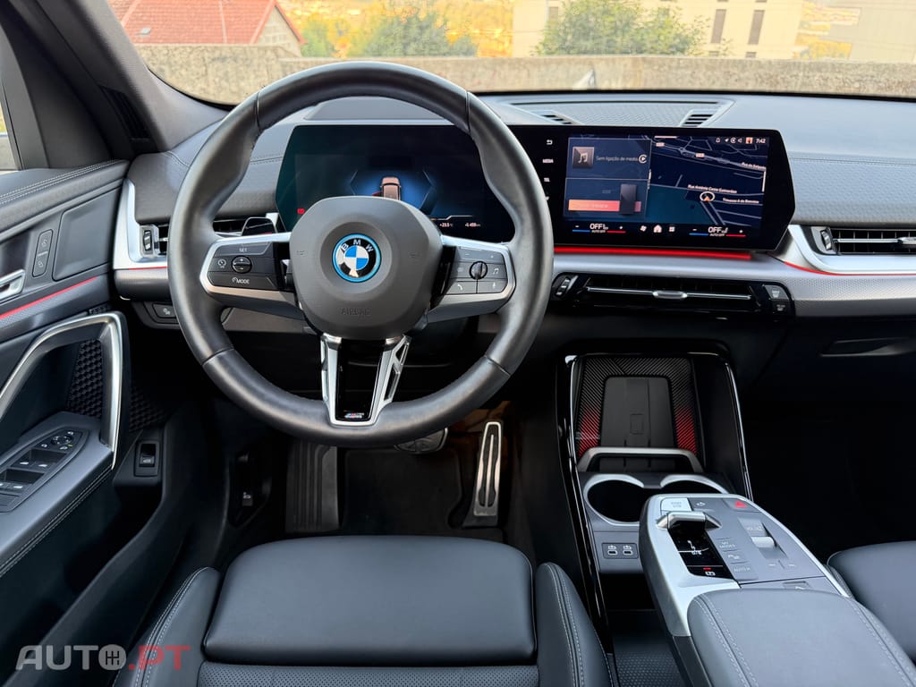 BMW iX2 eDrive20 Pack Desportivo M — fotografia 5