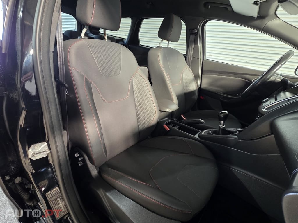 Ford Focus SW 1.5 TDCi EcoBlue ST-Line