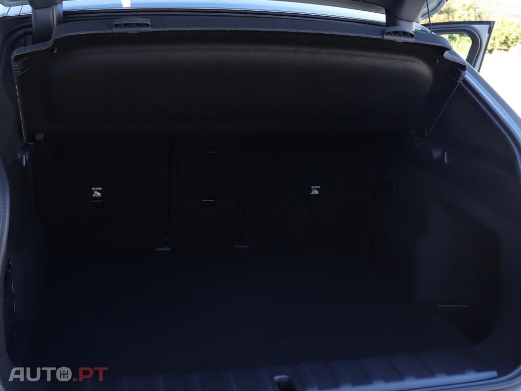 BMW iX2 eDrive20 Pack Desportivo M