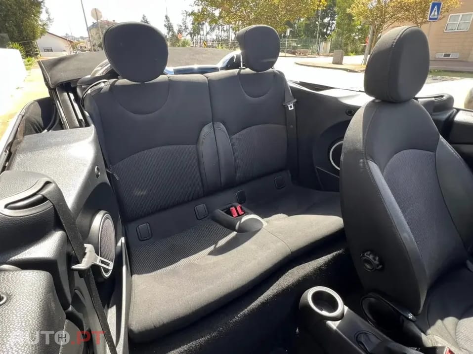 MINI Cabrio Cooper D
