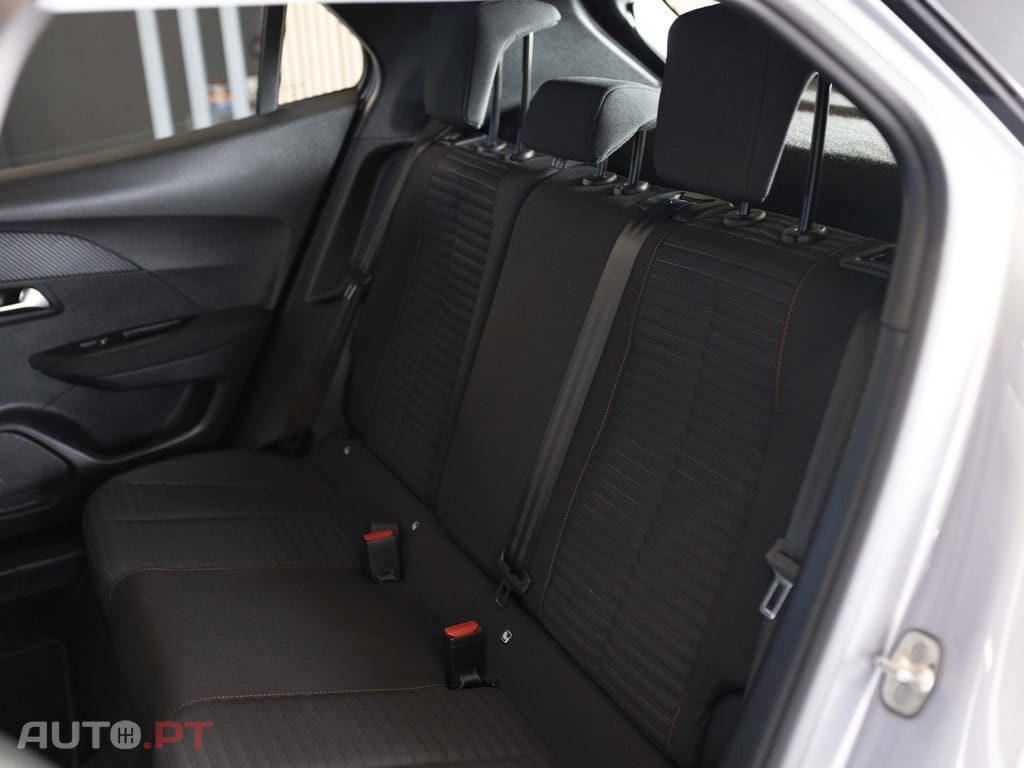 Peugeot 2008 1.5 BlueHDi Active