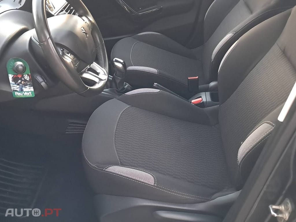 Peugeot 208 1.6 BlueHDi Style