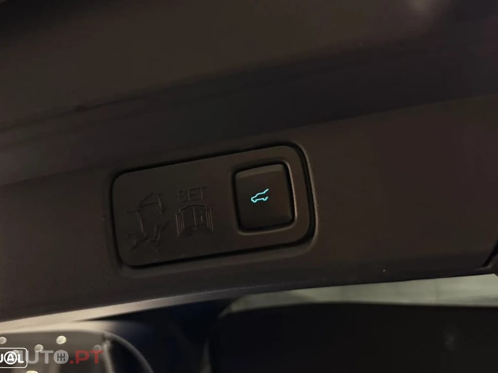 Ford Mustang Mach-E 75.7 kWh Base