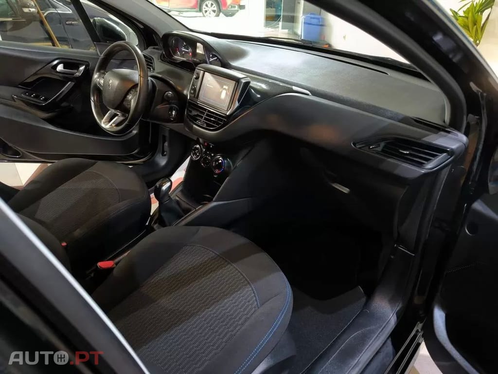 Peugeot 208  Puretech 82 Start Stop Style