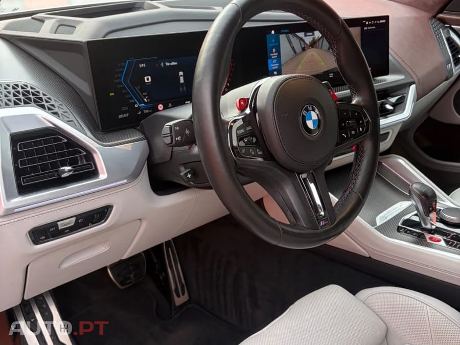 BMW XM BASE