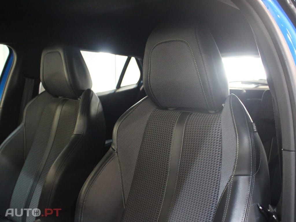 Peugeot 2008 1.2 PureTech GT EAT8