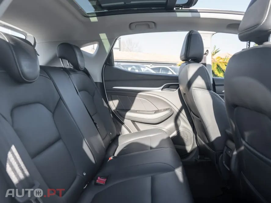 MG ZS EV 44.5 kWh Luxury