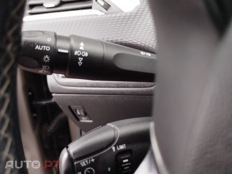 Peugeot 2008 1.2 PureTech Allure EAT6