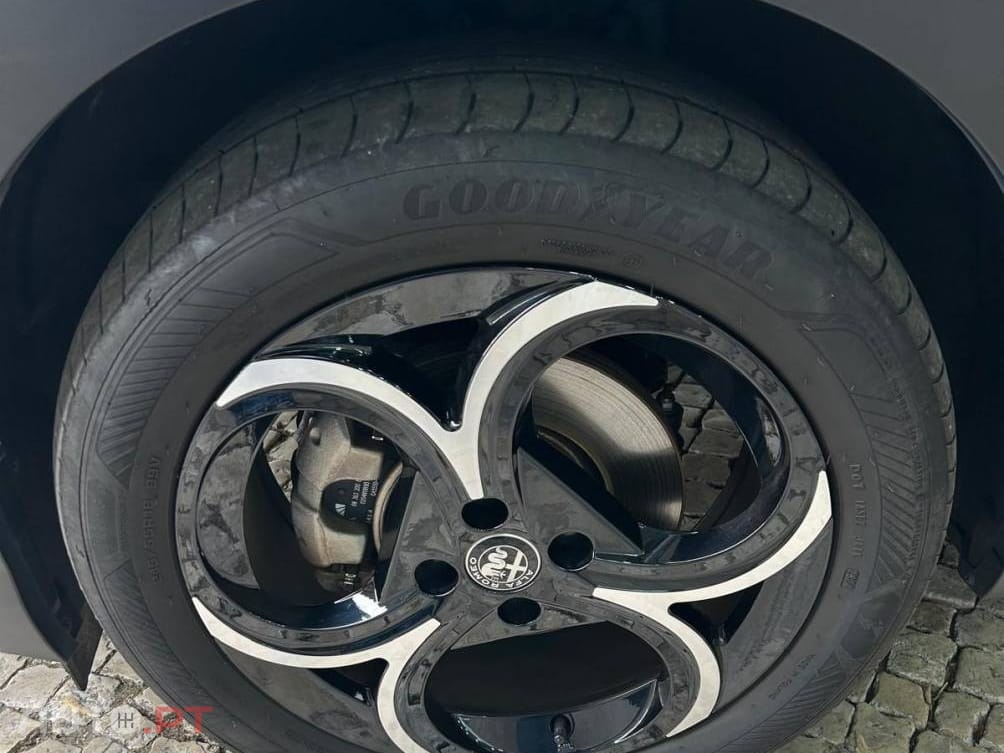 Alfa Romeo Junior 1.2 eDCT6