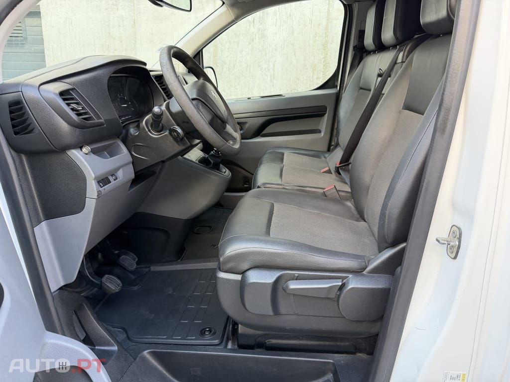 Peugeot Expert 1.5 BlueHDi L2H1 Premium Standard