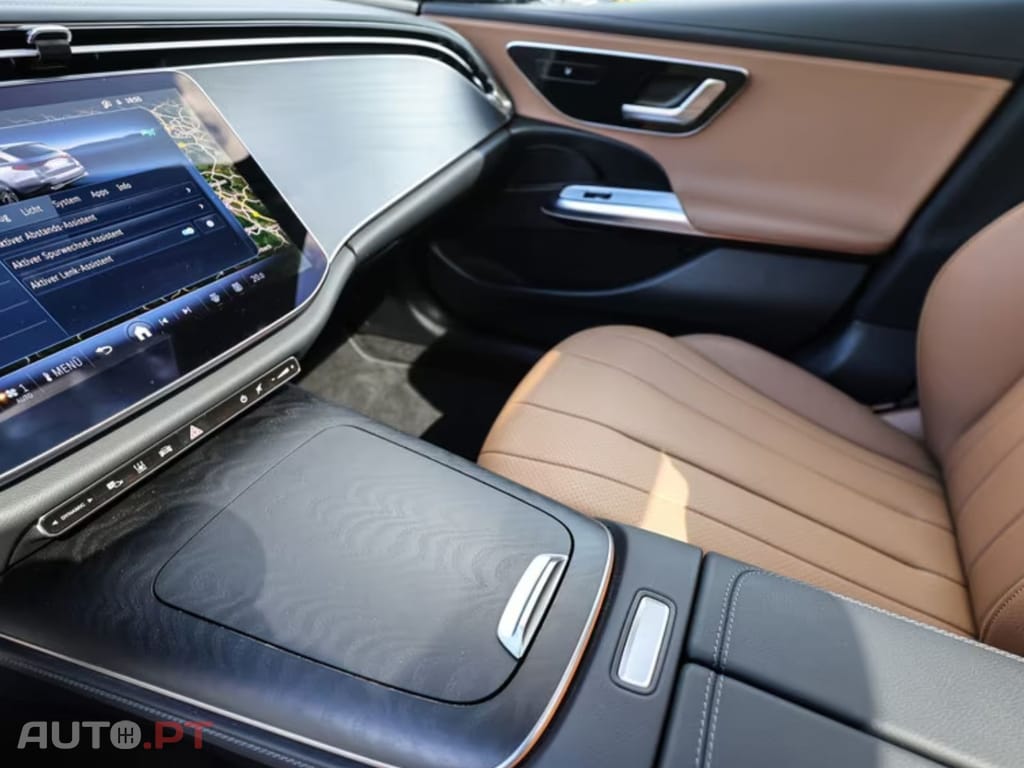 Mercedes-Benz E 220 I.V.A DEDUTÍVEL d AMG-Sport