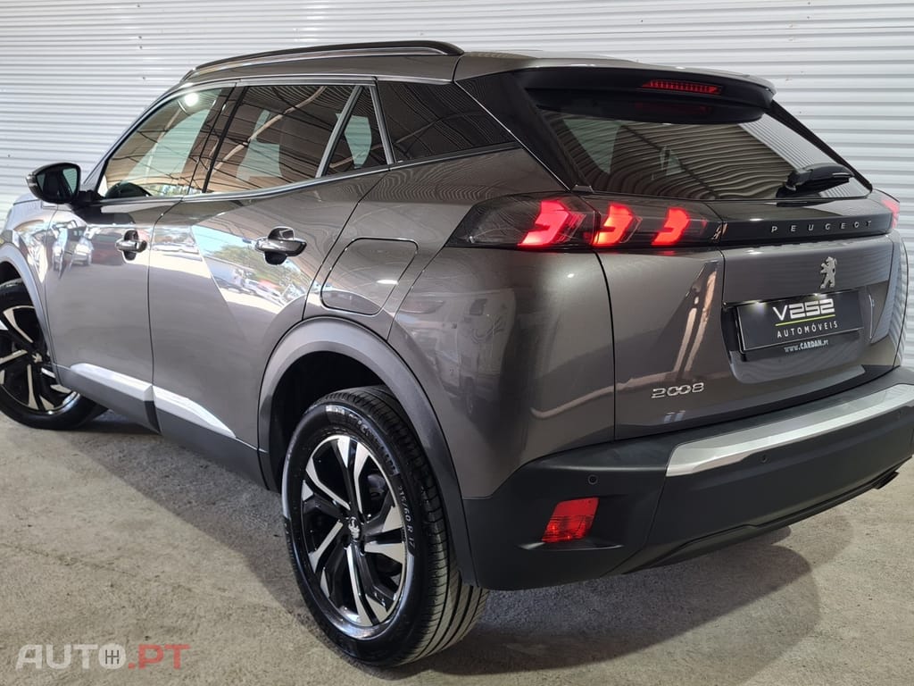 Peugeot E-2008 50 kWh Allure