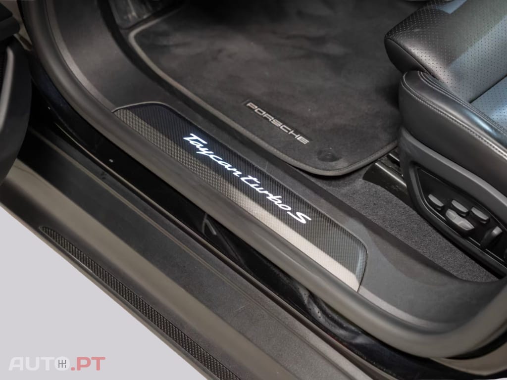 Porsche Taycan Turbo S I.V.A DEDUTIVEL