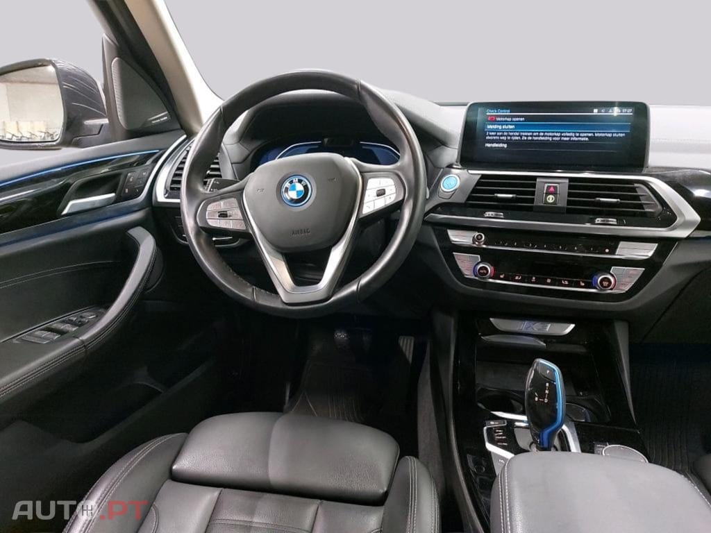 BMW iX3 sDrive35 Impressive