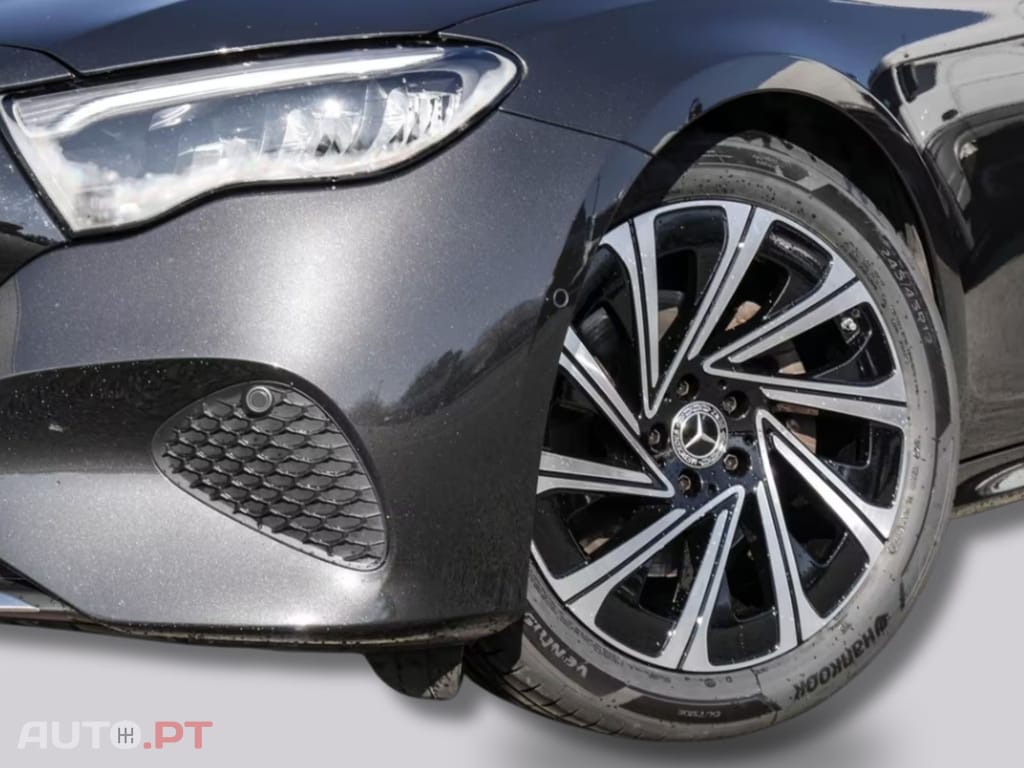 Mercedes-Benz E 220 d Limousine I.V.A DEDUTÍVEL 