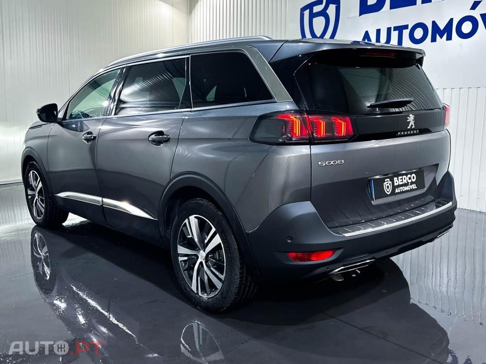 Peugeot 5008 Hybrid 136 E-DCS6