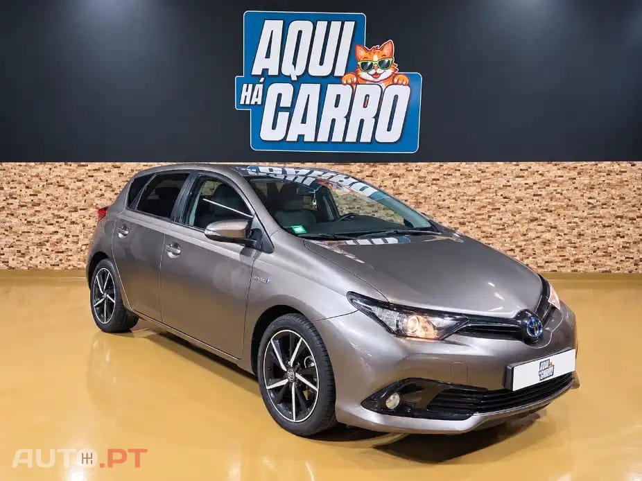 Toyota Auris 1.8 HSD Square Collection