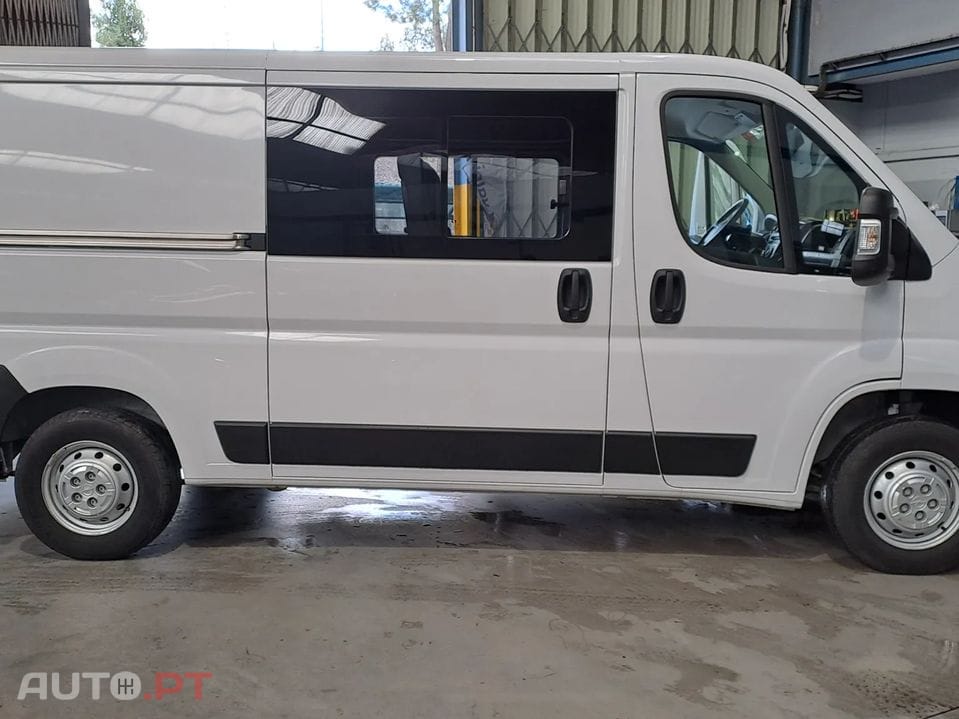 Opel Movano L2H1 3.5T 2.2 D 9 Lugares