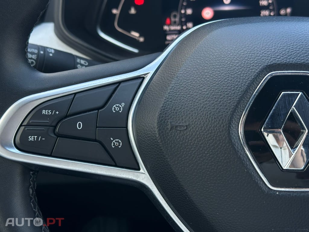 Renault Clio 1.0 TCe Intens CVT