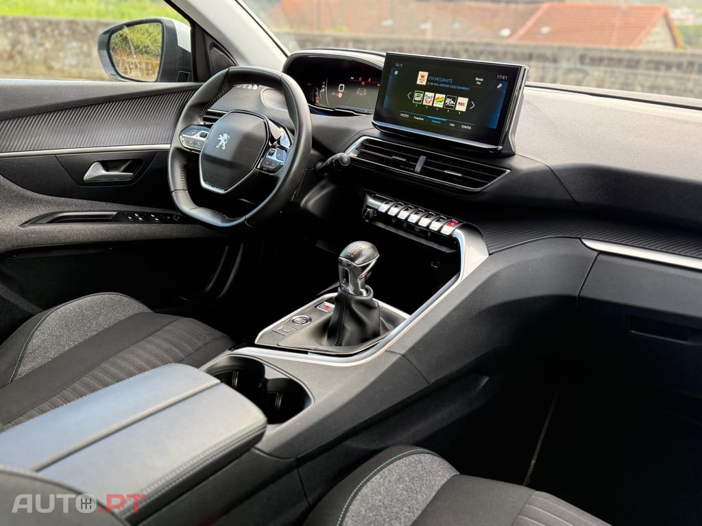 Peugeot 3008 1.5 BlueHDi Style